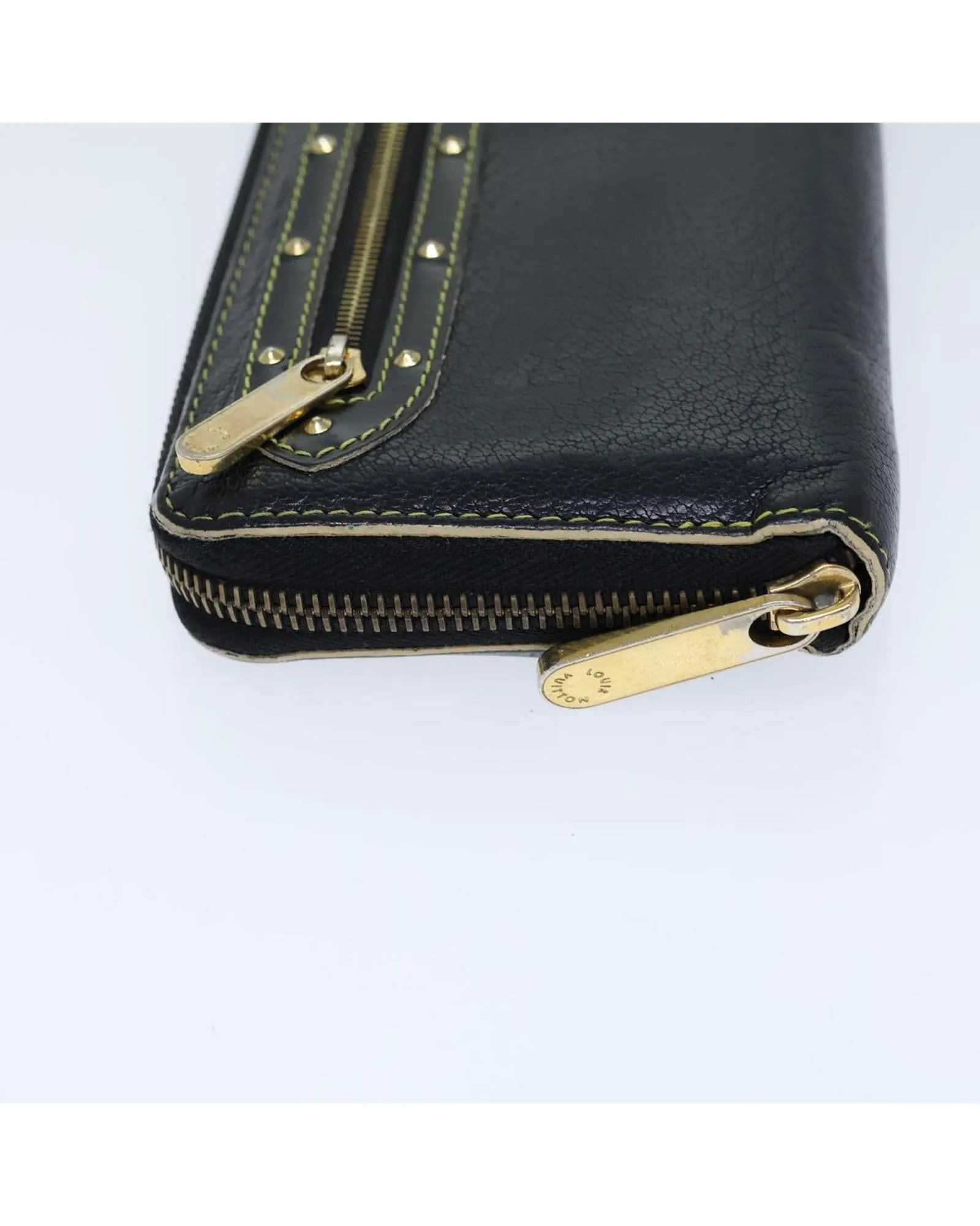 Black Leather Long Wallet with Zipper Closure and Multiple Card Slots