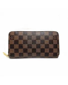 Damier Canvas Long Zippy Wallet in Good Condition