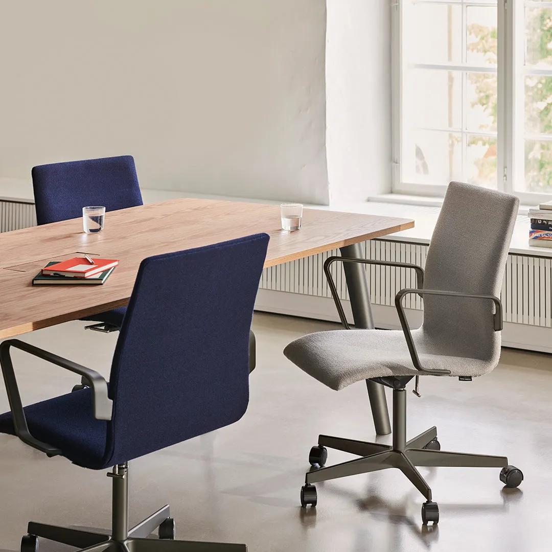 Oxford Low Back Office Armchair - 5 Star Base & Castors - Height Adjustable